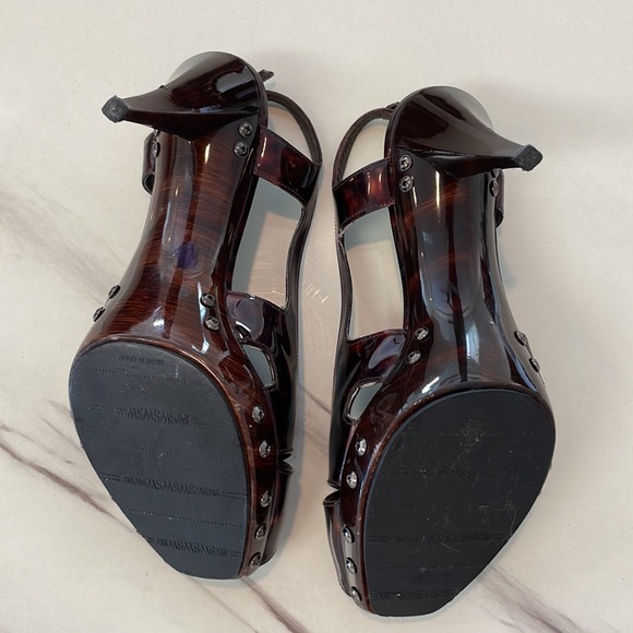 Stuart Weizmann Blenny slingback peep toe pumps and matching clutch - Picture 5 of 11